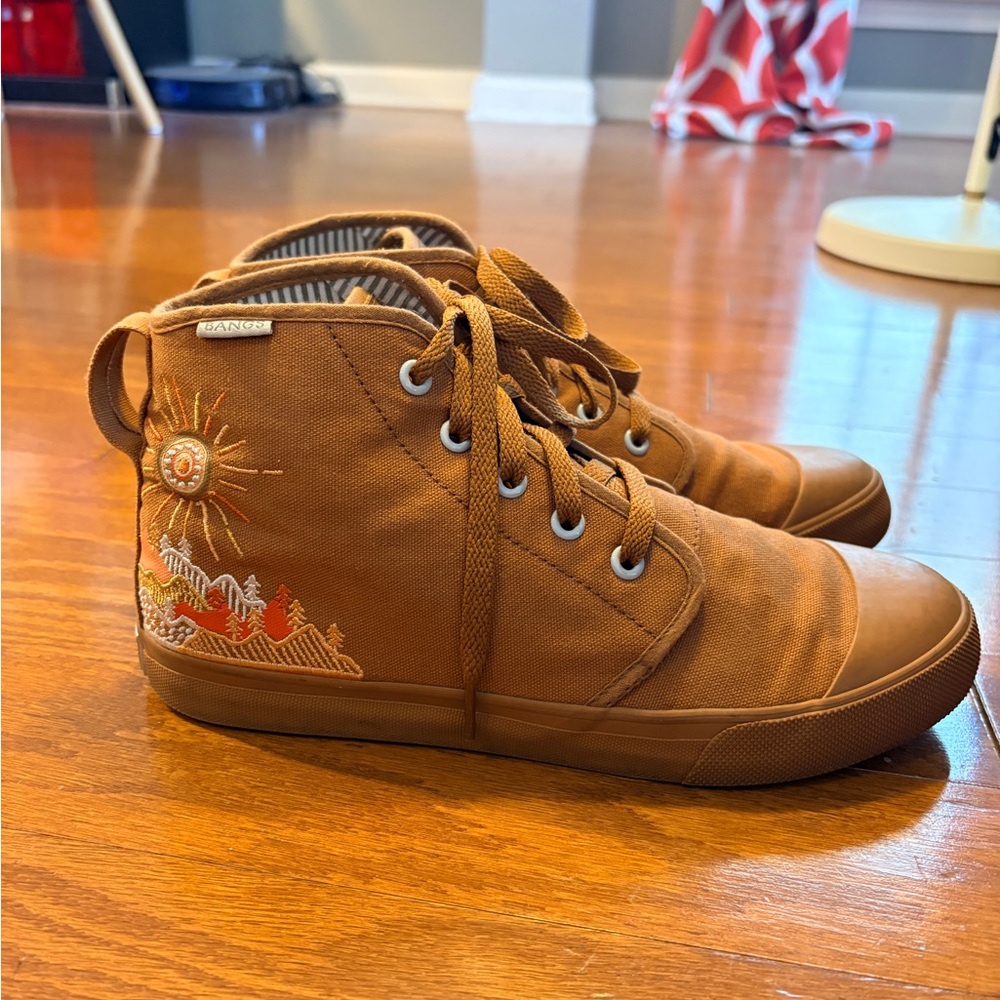 Bangs Embroidered High-top canvas sneakers